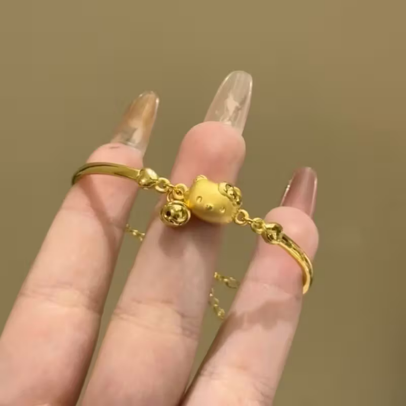 Cozy Hello Kitty Plush Slippers + GIFT (Hello Kitty Bracelet)